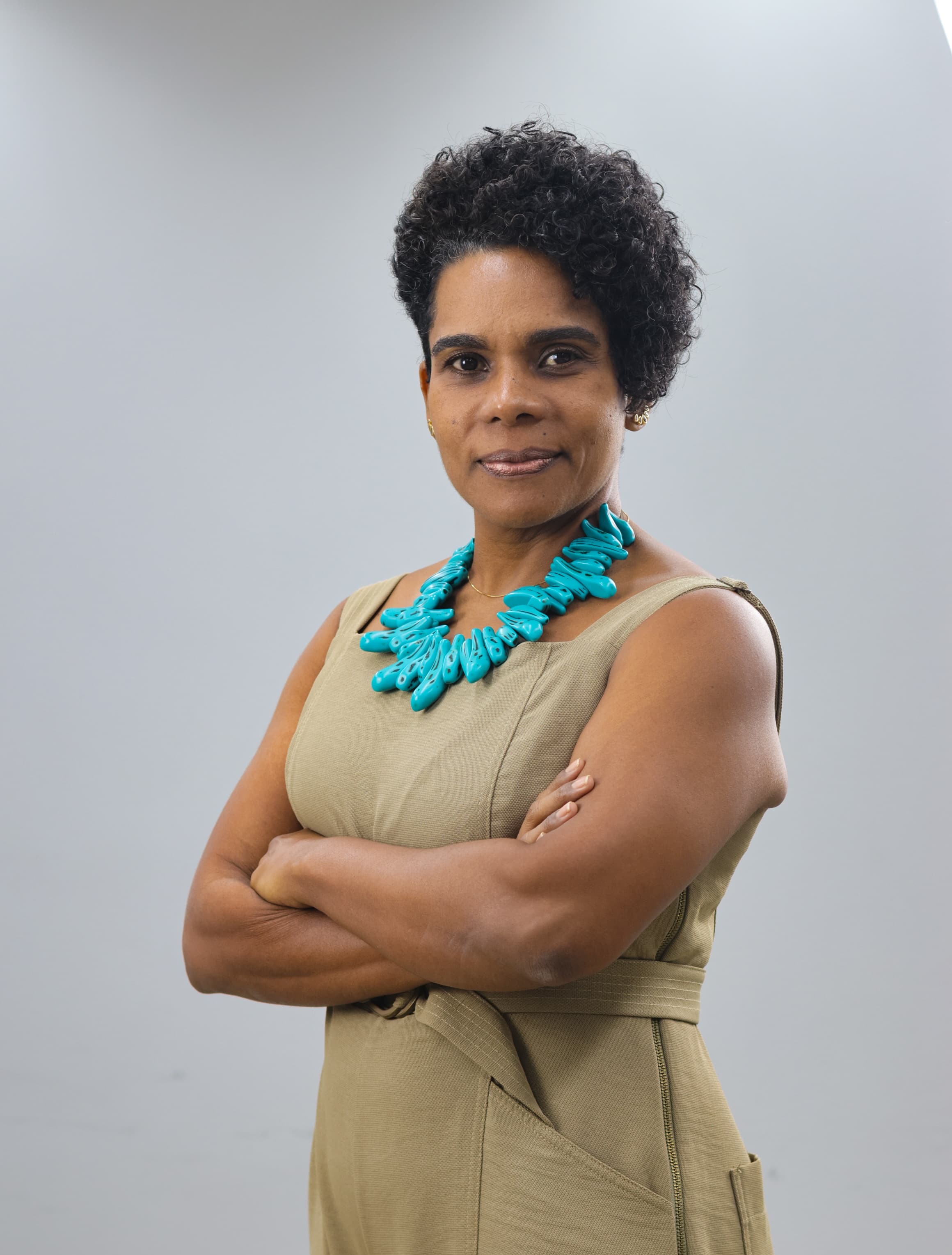 Adriana Luz lança dois livros de crônicas no dia 6 de novembro