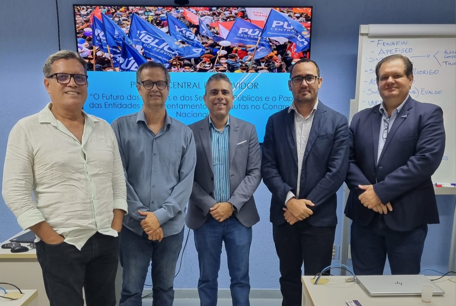 Pública Central do Servidor apresenta missão para entidades de PE